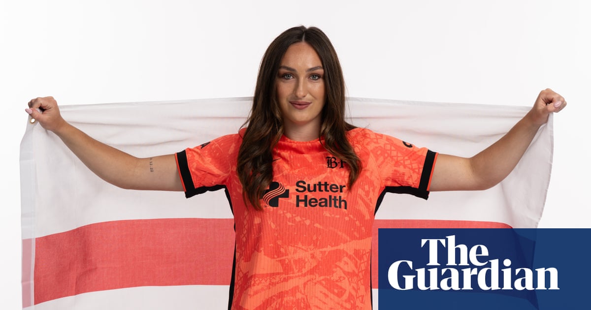 Keira Barry gets first England call-up and Niamh Charles joins Wiegman's squad