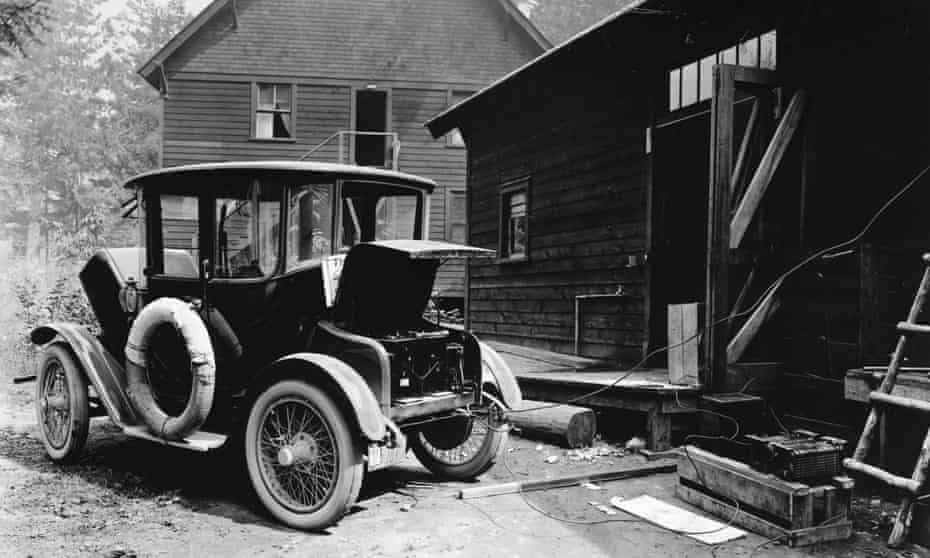 A Detroit Electric automobile charging in 1919.