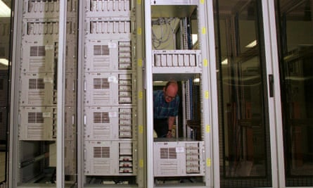 CompuServe servers