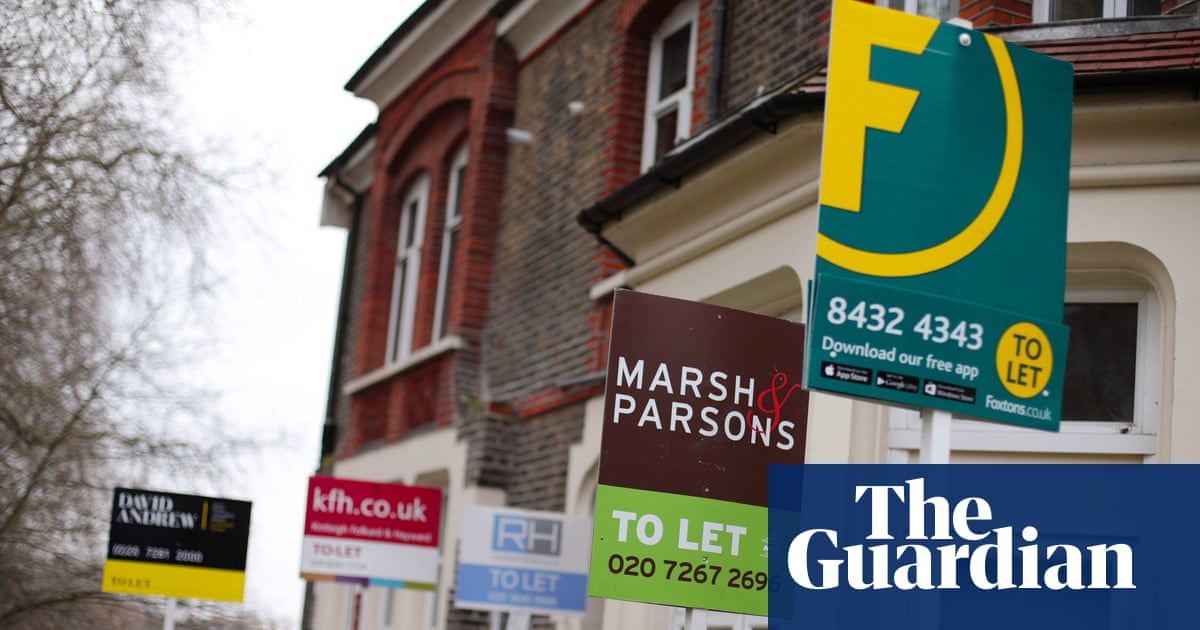 Soaring UK demand for rented homes pushes cost to near £1,000