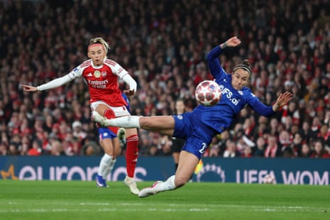 Chloe Kelly of Arsenal scores her team's second goal.