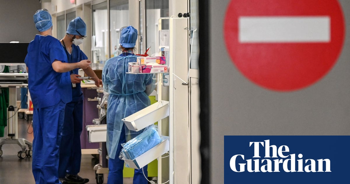 Covid-positive nurses are working in NSW hospitals due to severe staffing shortages | Health | The Guardian