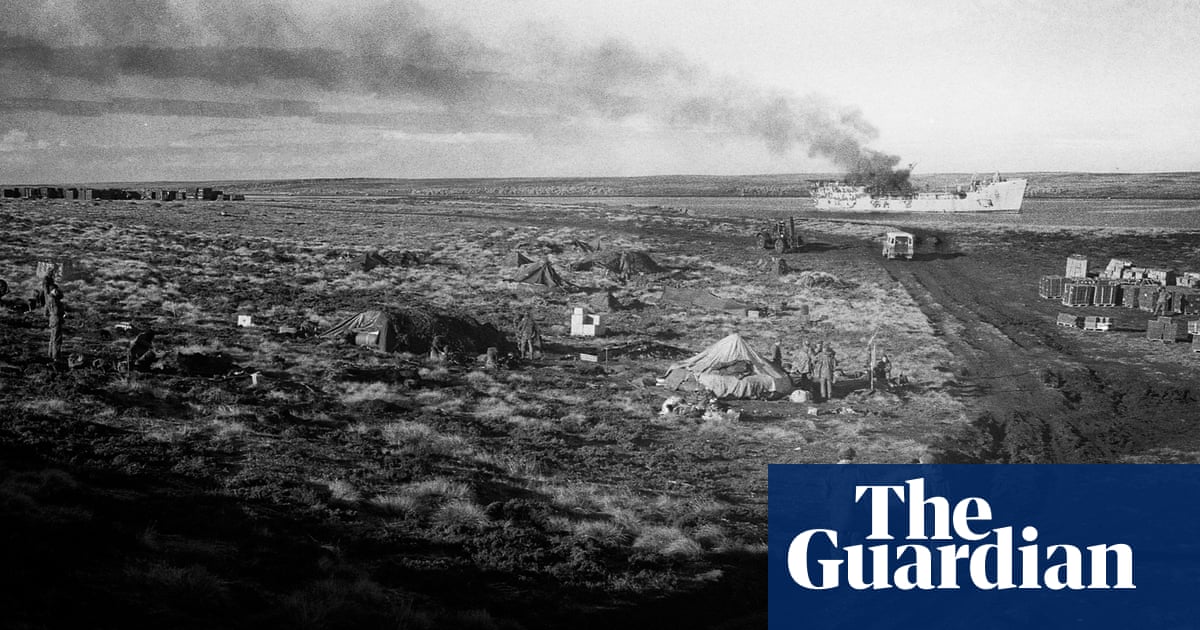 Falkland Islands war photos to go on show for 40th anniversary