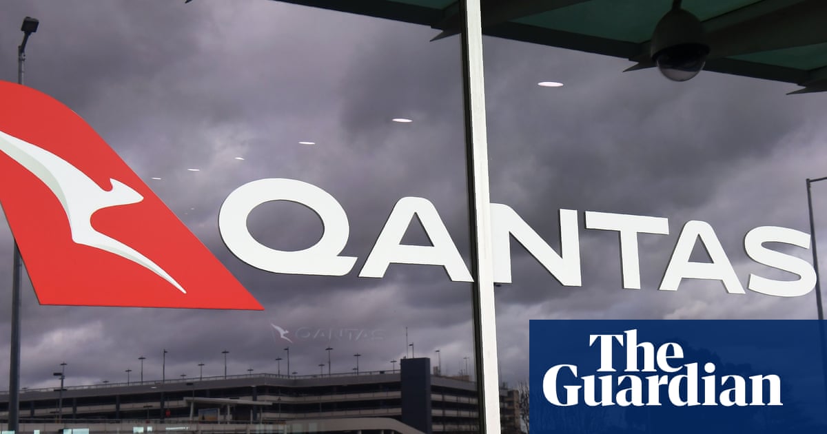 Nine and News Corp donate advertising space to back Qantas push for open borders