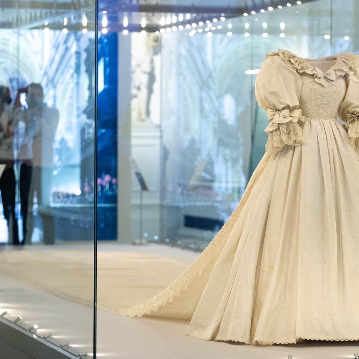 princess diana wedding dress kensington palace INSIDE KENSINGTON PALACE LONDON