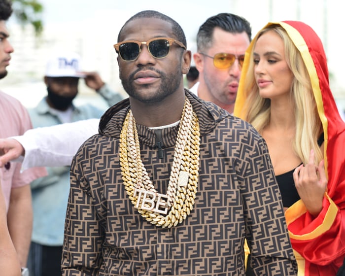 Floyd Mayweather faces theft charge after allegedly using bad check to buy $200,000 watch