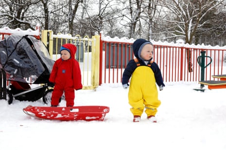 Reed and Aven see snow for the first time.