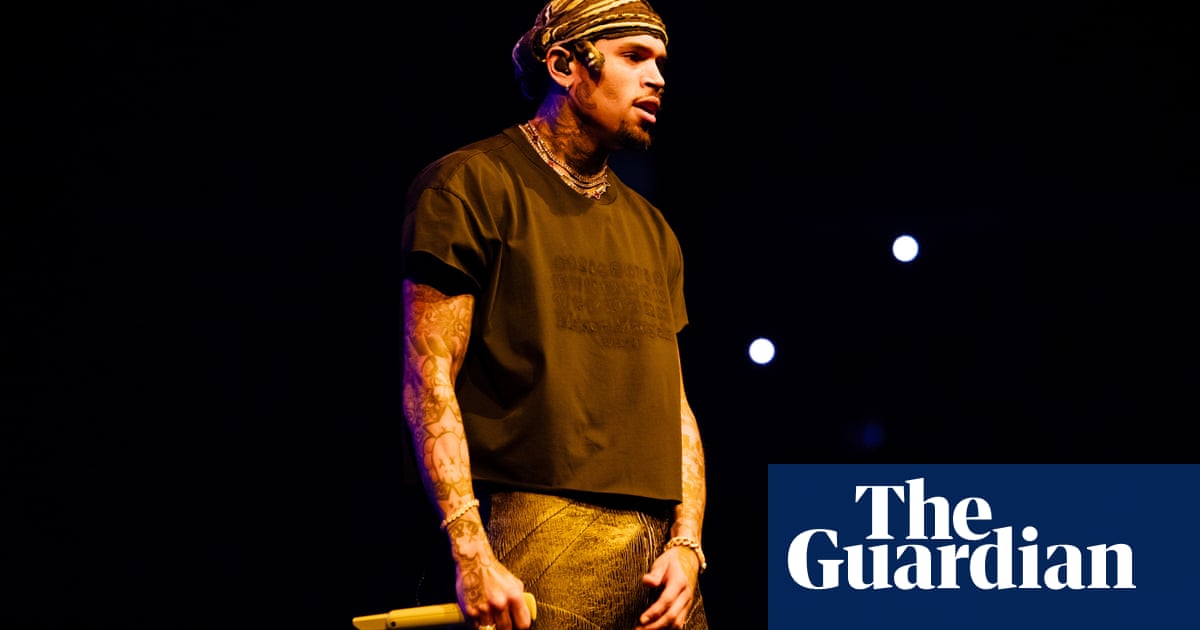 demandas a Warner Bros por 0 millones por acusaciones de agresión sexual en documental | Chris Brown demandas a Warner Bros por 0 millones por acusaciones de agresión sexual en documental | Chris Brown