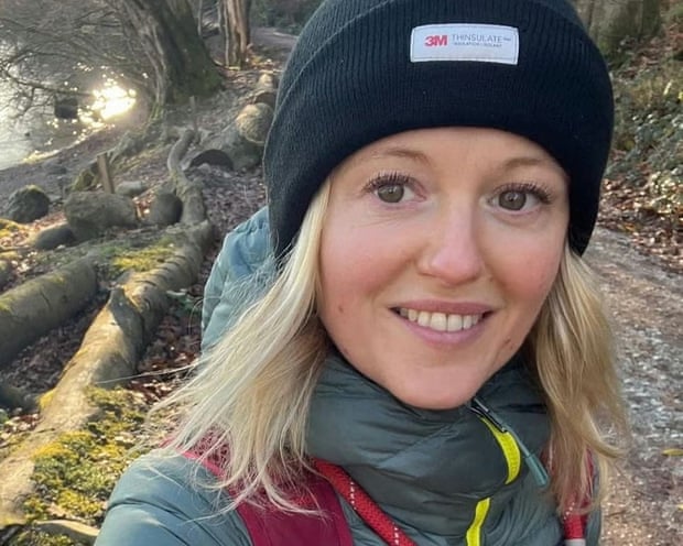 Un sobreviviente de la tormenta de nieve chilena que mató a un británico dice que el personal les dijo a los excursionistas que podían continuar. Un sobreviviente de la tormenta de nieve chilena que mató a un británico dice que el personal les dijo a los excursionistas que podían continuar.