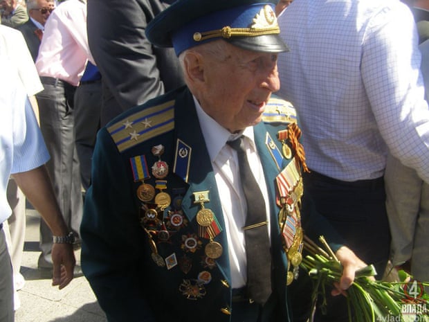 Boris Steckler at a Victory Day celebration was in Rivne, Ukraine, in 2013. The Soviet army veteran is being investigated for the killing, in 1952, of the Ukrainian nationalist Nil Khasevych.