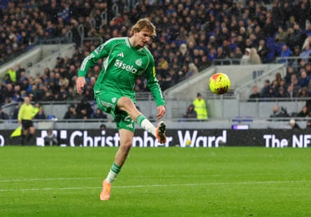 Nick Woltemade scores Newcastle’s third goal