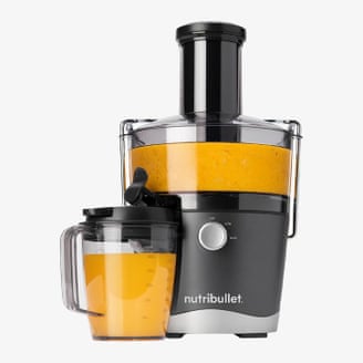 फलों और सब्जियों को ब्लिट्ज़ करने के लिए यूके में सर्वश्रेष्ठ जूसर का परीक्षण किया गया