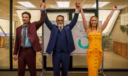 Chris Evans, Andy García and Emily Blunt in Pain Hustlers.