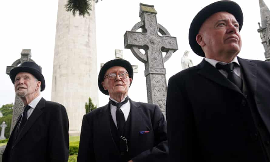 Members of the Joycestagers ahead of their reenactment from the ‘Hades’ chapter of Ulysses at Glasnevin Cemetery, Dublin, today on Bloomsday.