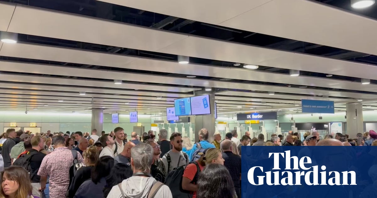 Co poszło nie tak z elektronicznymi bramkami paszportowymi na lotniskach w Wielkiej Brytanii?  |  Transport lotniczy