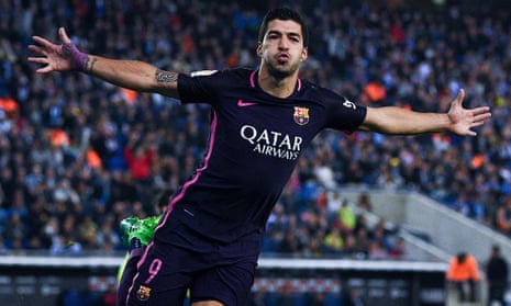 Luis Suárez celebrates after scoring the opening goal for Barcelona