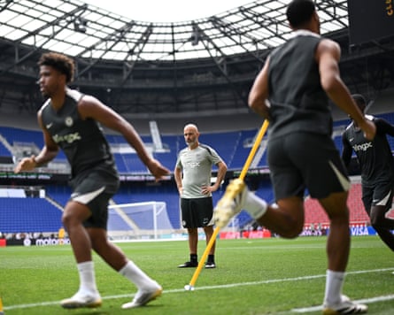 Enzo Maresca oversees a training session in New Jersey.