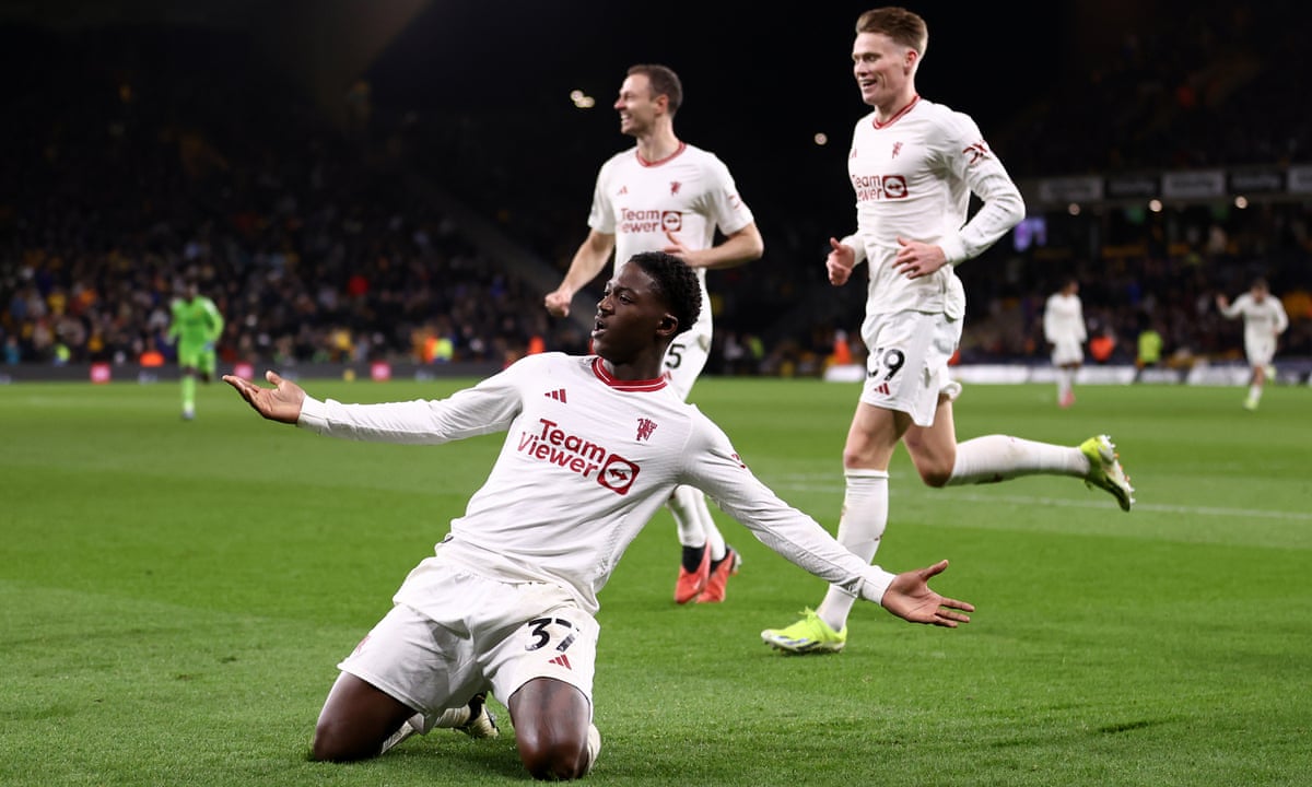 Mainoo strike seals Manchester United's win against Wolves in seven-goal thriller | Premier League | The Guardian