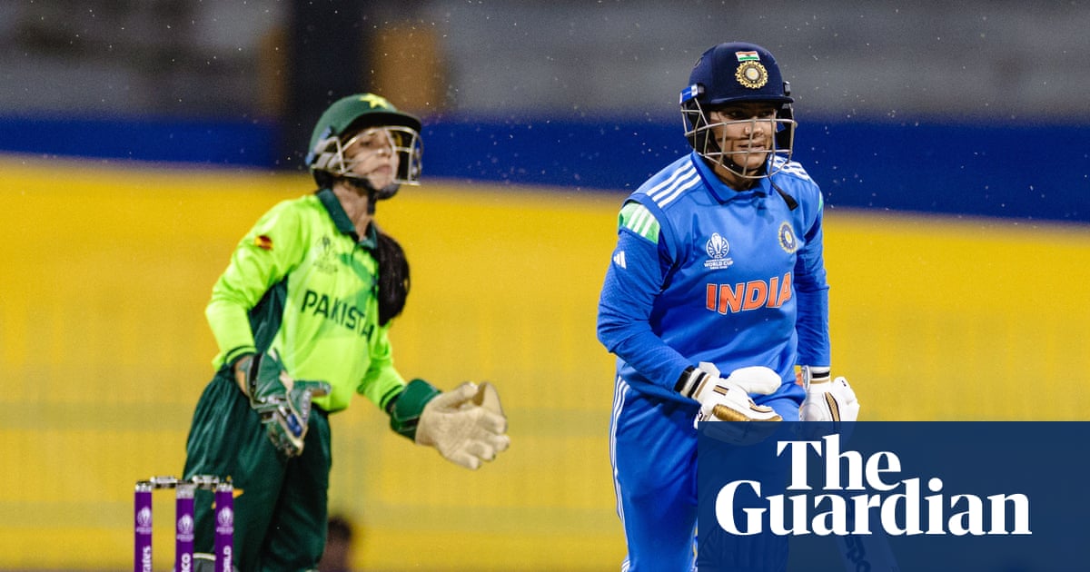 India defy insects to cruise to frosty Women's World Cup defeat of Pakistan