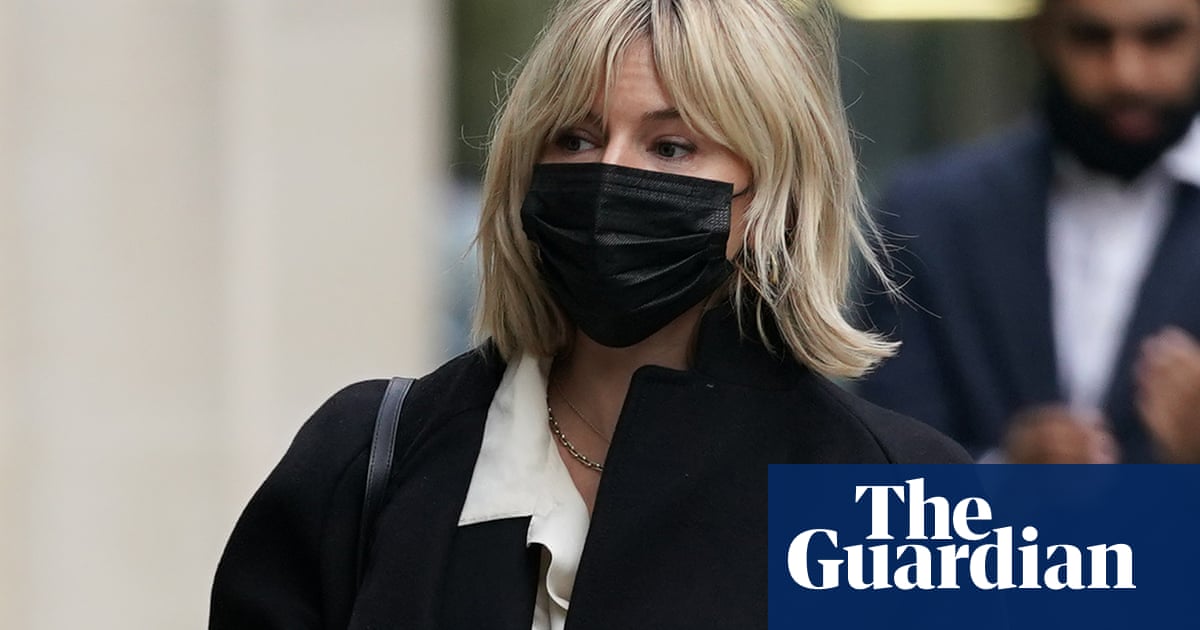 Sienna Miller says Sun used ‘illegal means’ to find out pregnancy