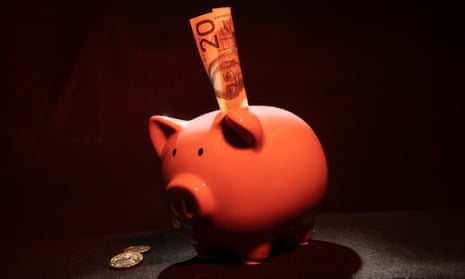 A piggy bank and money