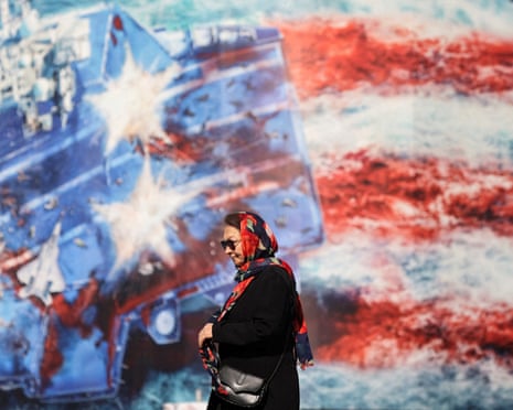 美国和伊朗外交官在谈判中