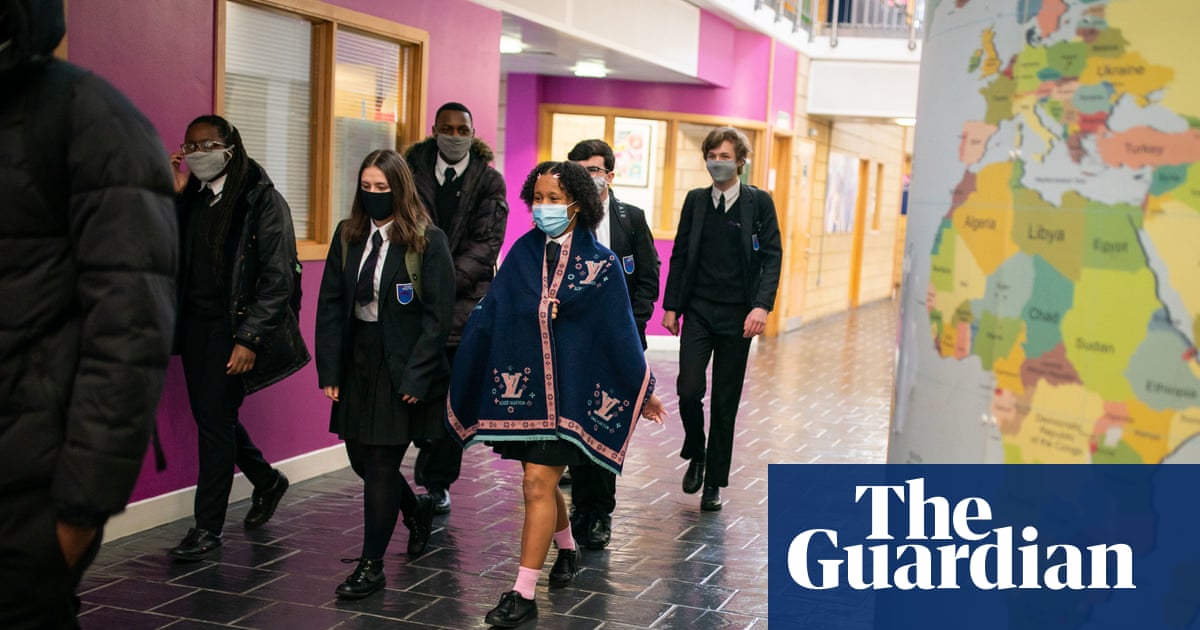 Covid-related pupil absences in England jump to 840,000