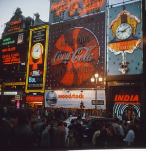 piccadilly circus in 1970