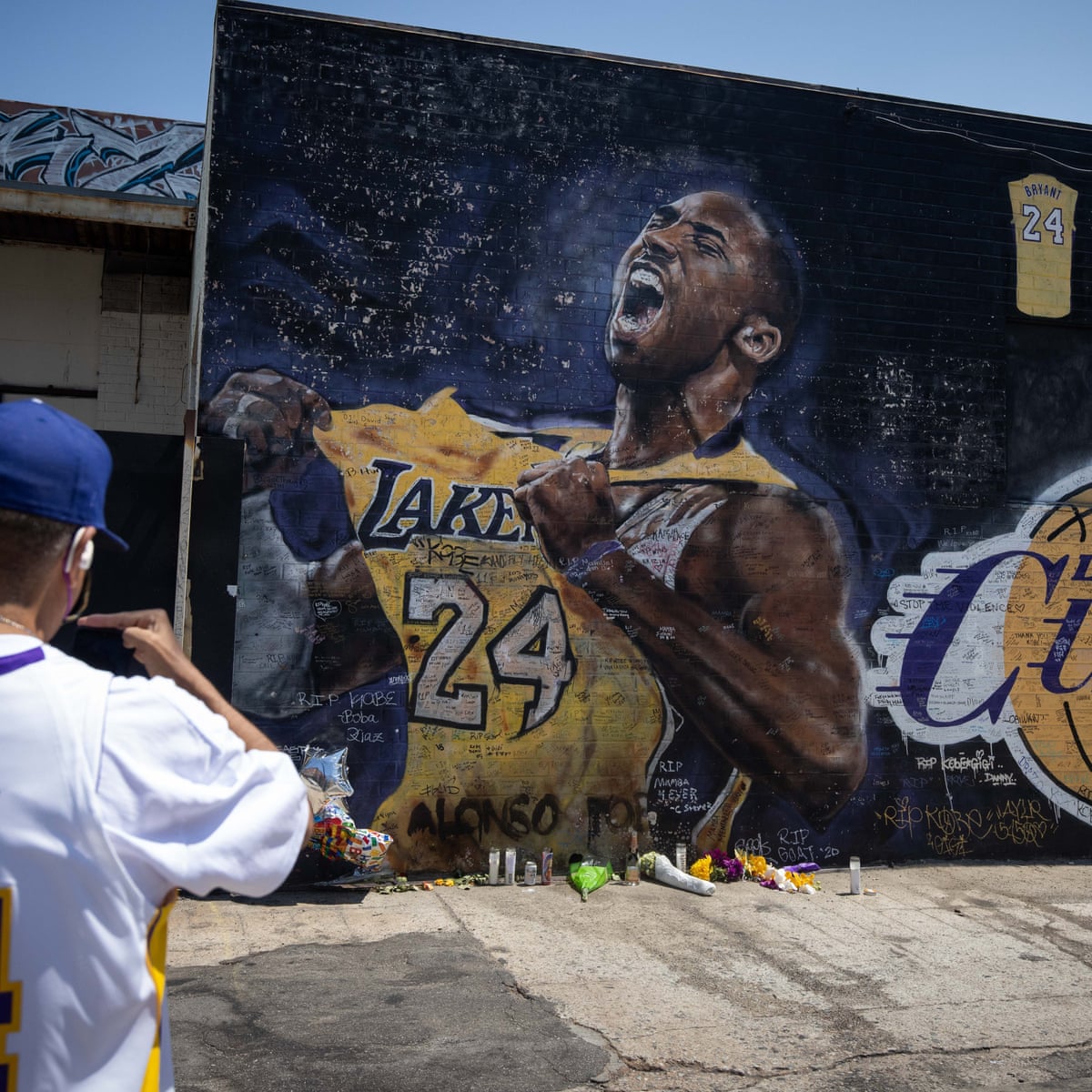 California S Kobe Bryant Law Bans Photos Of The Dead By First Responders Kobe Bryant The Guardian