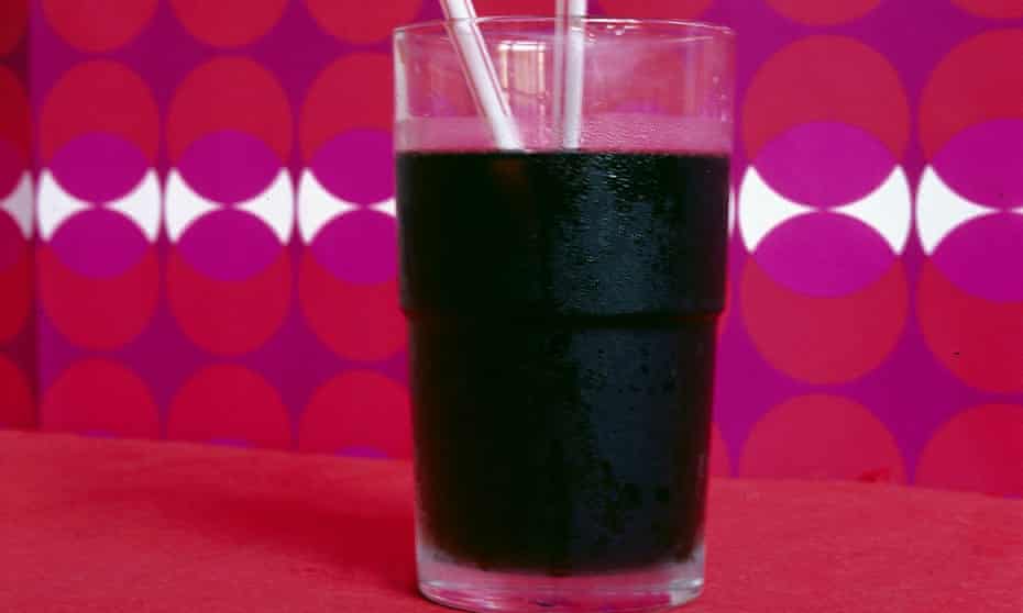 Glass of fizzy cola