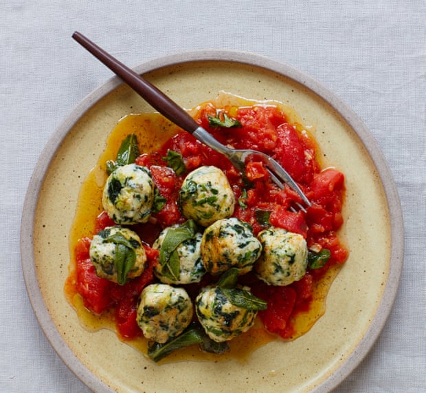 Ricotta, courgette and spinach dumplings with tomato sauce