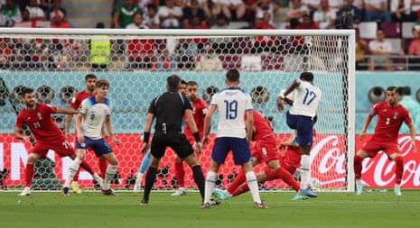 England v Iran: World Cup 2022 – live | World Cup 2022 7 Saka scores a beauty!