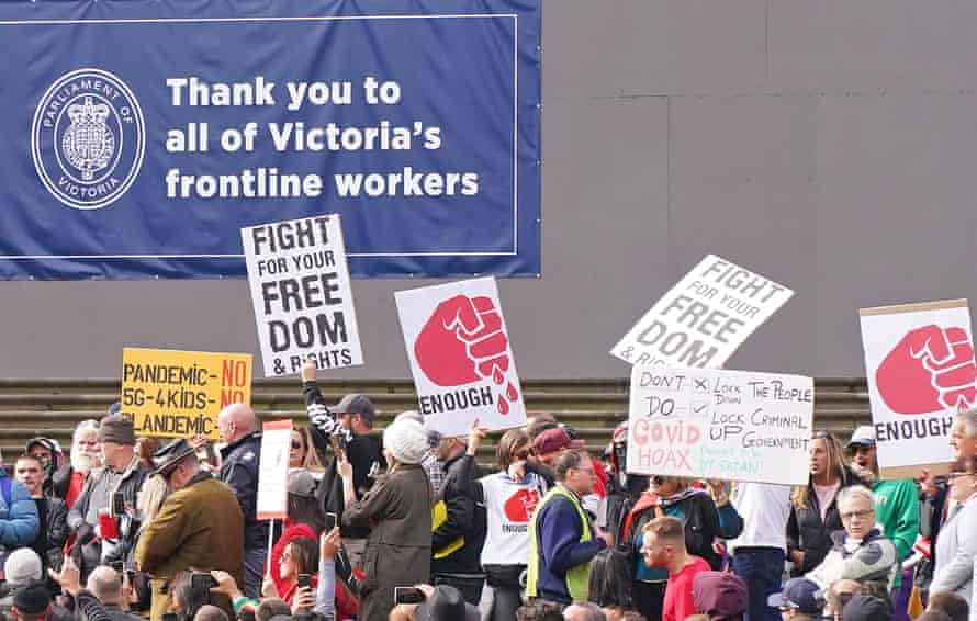 Anti-vaxxers and Victorians fed up with the coronavirus lockdown broke physical distancing rules to protest in Melbourne’s CBD on Mother’s Day.