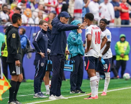 Thomas Tuchel giving instructions to Jude Bellingham against Ghana
