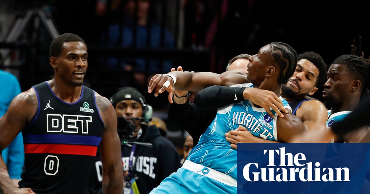Four players ejected after brawl breaks out during Hornets-Pistons game