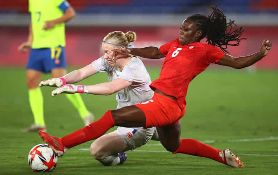 Diane Rose em uma partida com o Canadá contra a Suécia nas Olimpíadas de Tóquio em agosto passado.