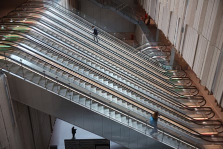 Ongoing Métro network extension … inside the new Saint-Denis-Pleyel station.