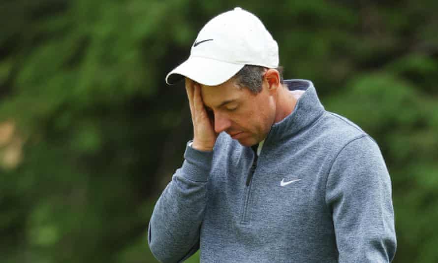 US Open golf 2022: third round – live! | US Open 1 Rory McIlroy of Northern Ireland reacts on the eighth green .