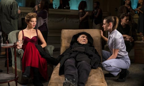 Léa Seydoux, Viggo Mortensen and Kristen Stewart in Crimes of the Future.