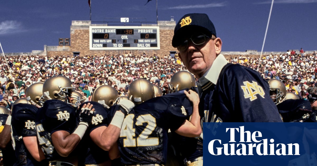 Lou Holtz, legendary college football coach and broadcaster, dies at age of 89