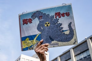 Tokyo. Demonstrators gather outside the Prime Minister’s official residence as the government is set to announce its decision on the disposal of treated radiation-contaminated water accumulated at the Fukushima Daiichi Nuclear Power Plant complex