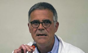 贝卢斯科尼的医生Alberto Zangrillo。