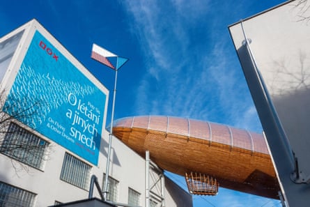 Airship sculpture over a museum in Prague