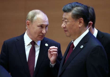 Russian President Vladimir Putin speaks to China’s President Xi Jinping in Samarkand on 16 September, 2022.