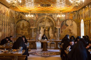 Monks eat in silence in the refectory of Pantokratoros.