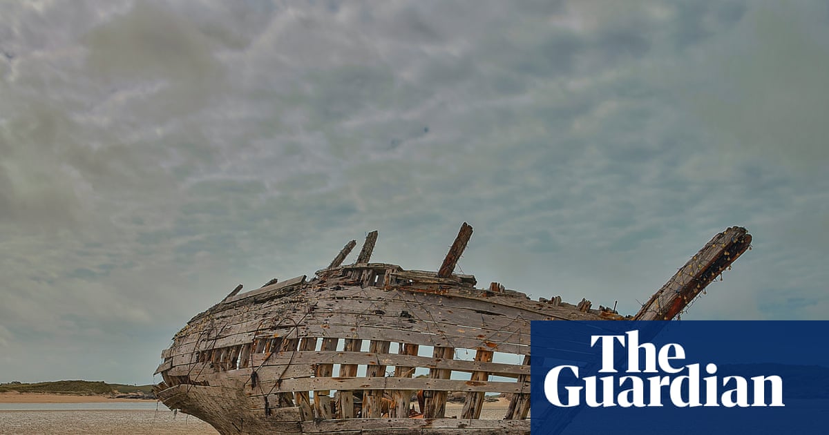 Into the Wreck by Susannah Dickey review – an immersive exploration of grief