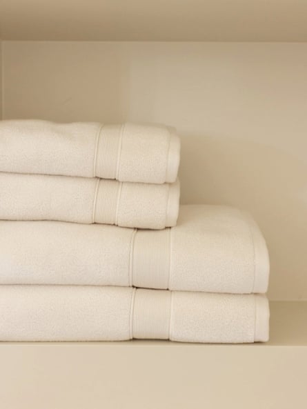 Cozy earth review: i tested the buzzy bedding and sleepwear brand. Here are its best, most comfy pieces | life and style Luxe bath towel set from cozy earth