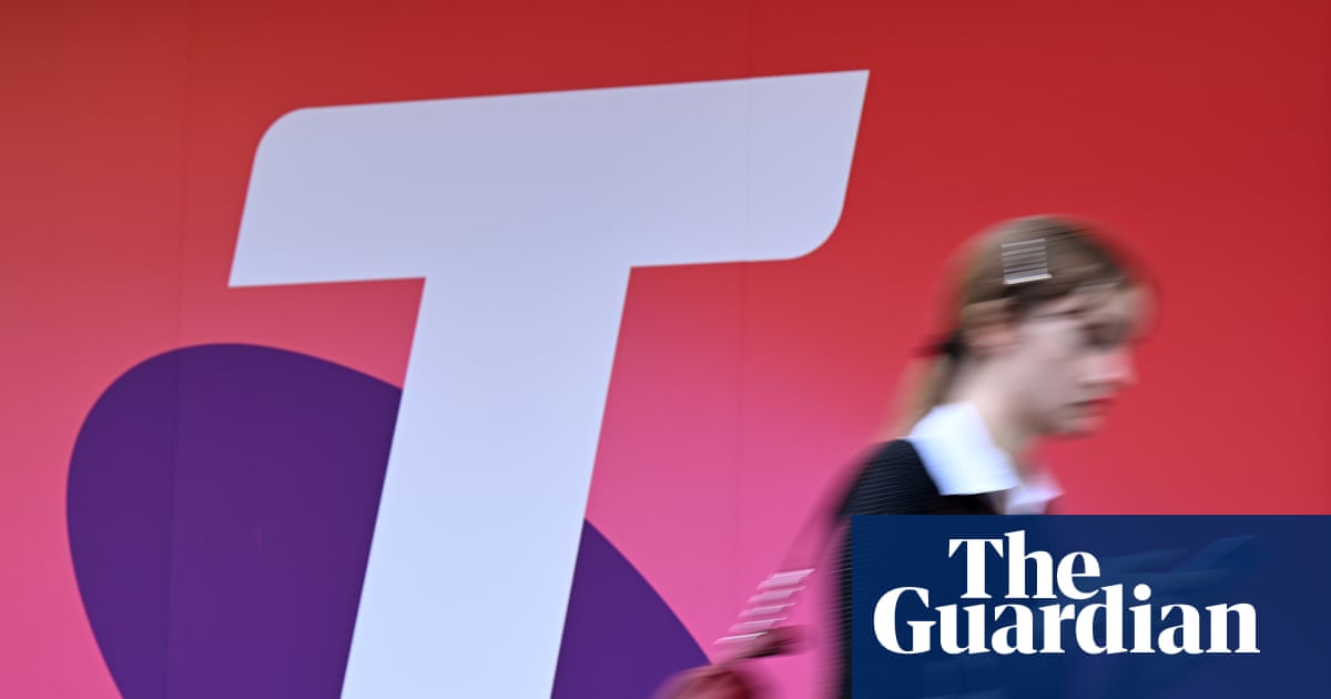 Major outage hits Telstra mobile network as thousands report they can’t make calls or access internet