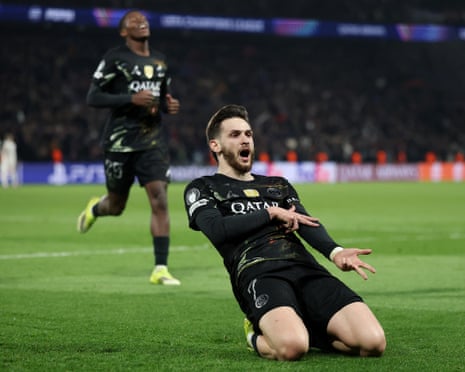 Kvaratskhelia is PSG's hyper-skilled traveller to expose Chelsea's naivety | Paris Saint-Germain | The Guardian