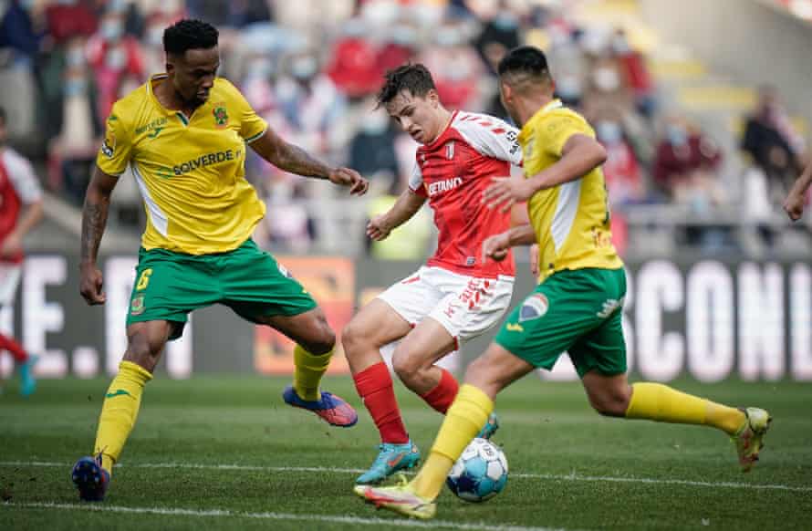 Rodrigo Gomes (centre) in action during Sporting Braga’s 2-1 win over Pacos de Ferreira earlier this month.